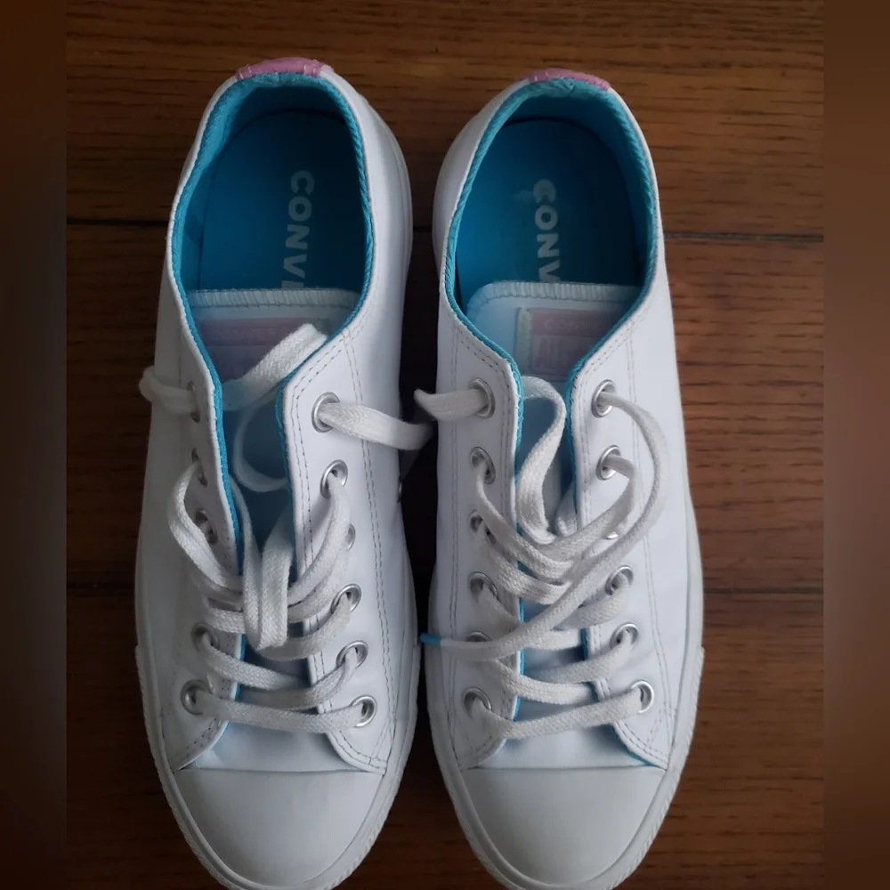 Like New Converse CTAS Love The Progress Leather Sneakers - Picture 9 of 11